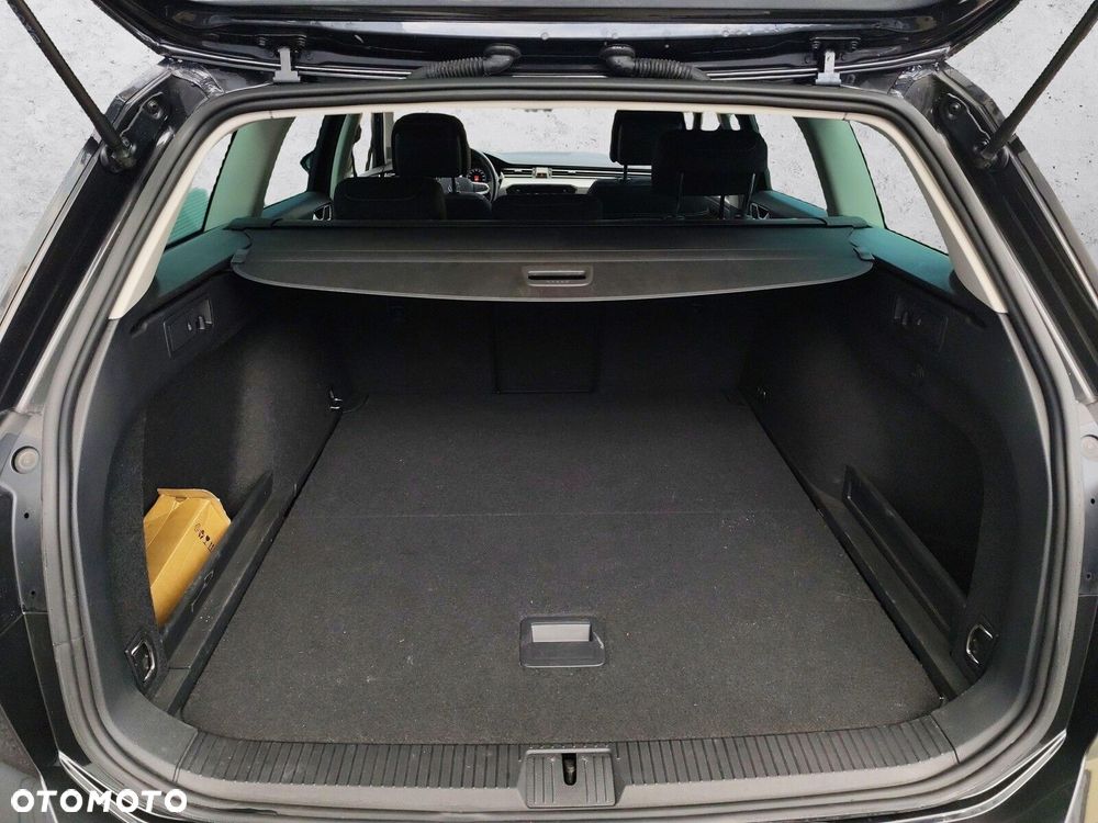 Volkswagen Passat - 17