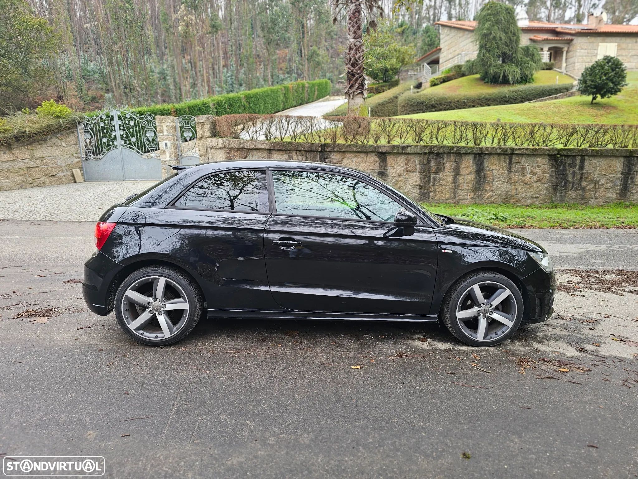 Audi A1 1.6 TDI S line edition - 1