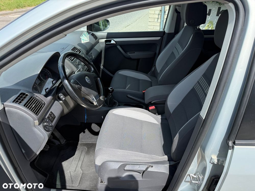 Volkswagen Touran 2.0 TDI Highline - 10