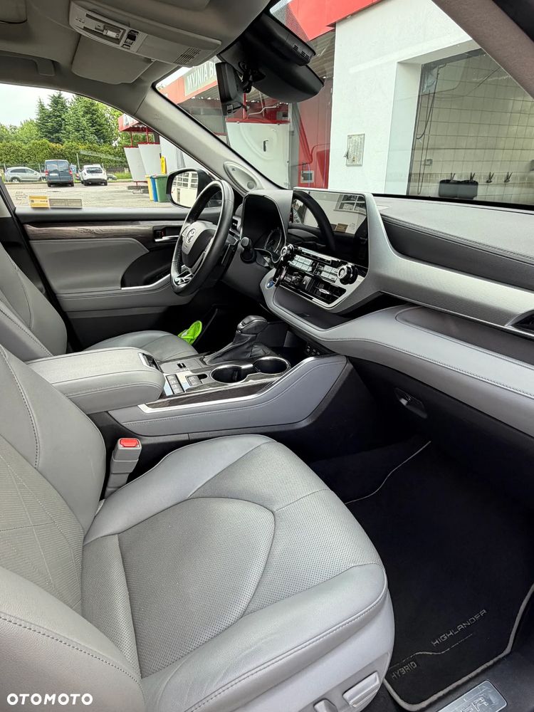 Toyota Highlander 2.5 Hybrid Executive - 11