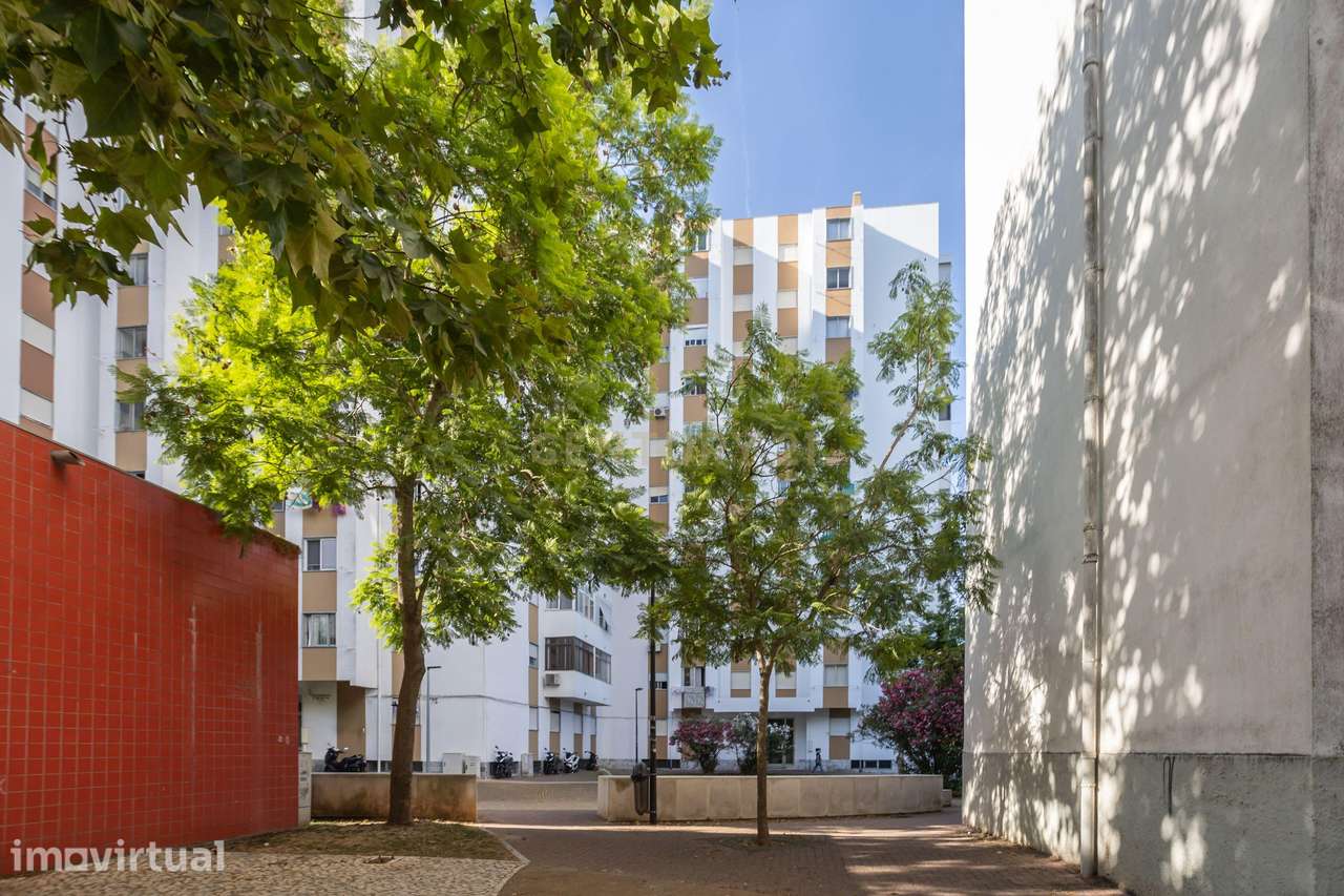 T2 com 84m2 de área útil - Corroios, Seixal - Grande imagem: 2/25