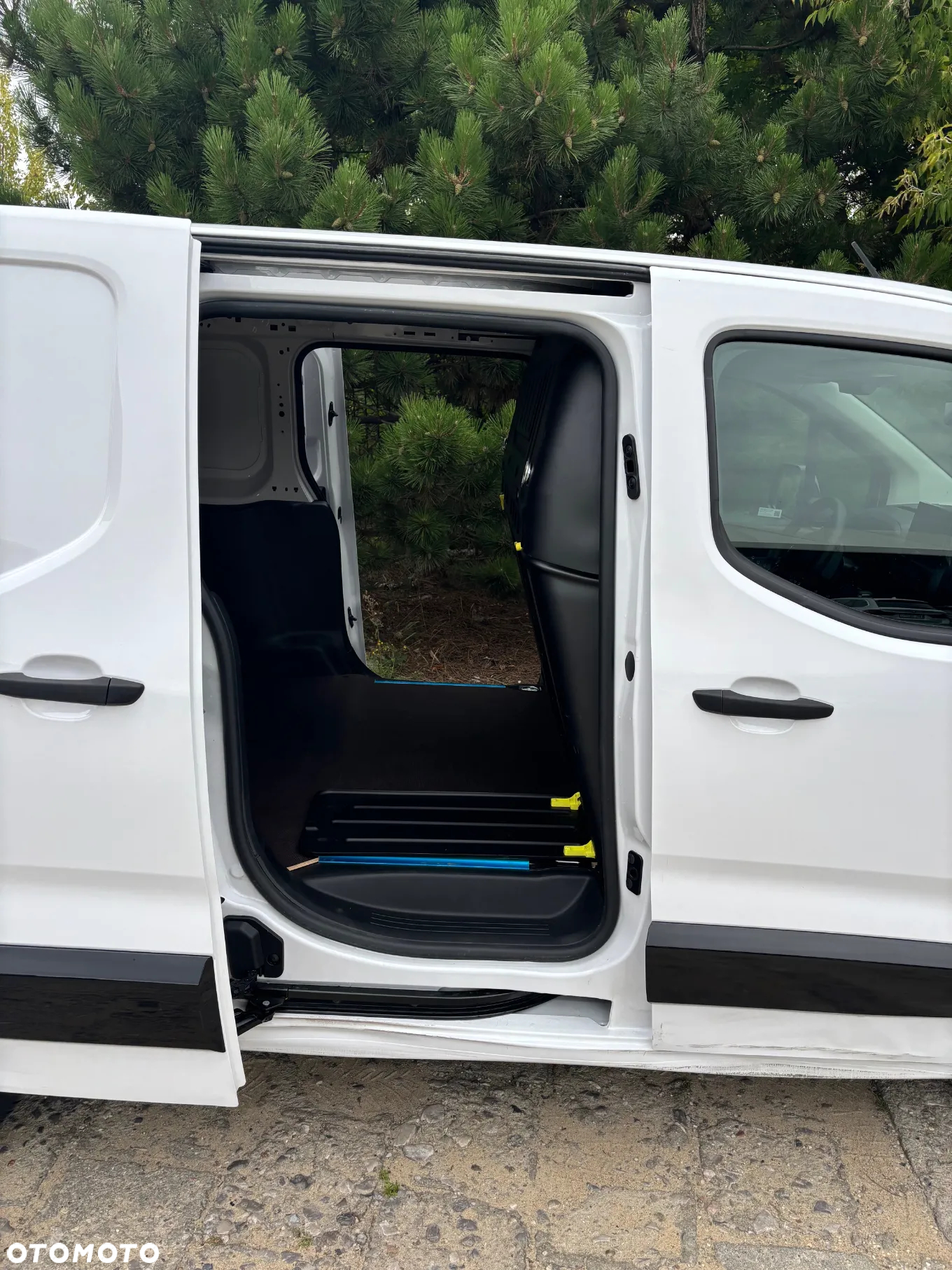 Opel Combo L2 - 24