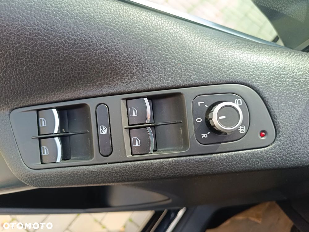 Volkswagen Tiguan 2.0 TDI DPF BlueMotion Technology Sport & Style - 17
