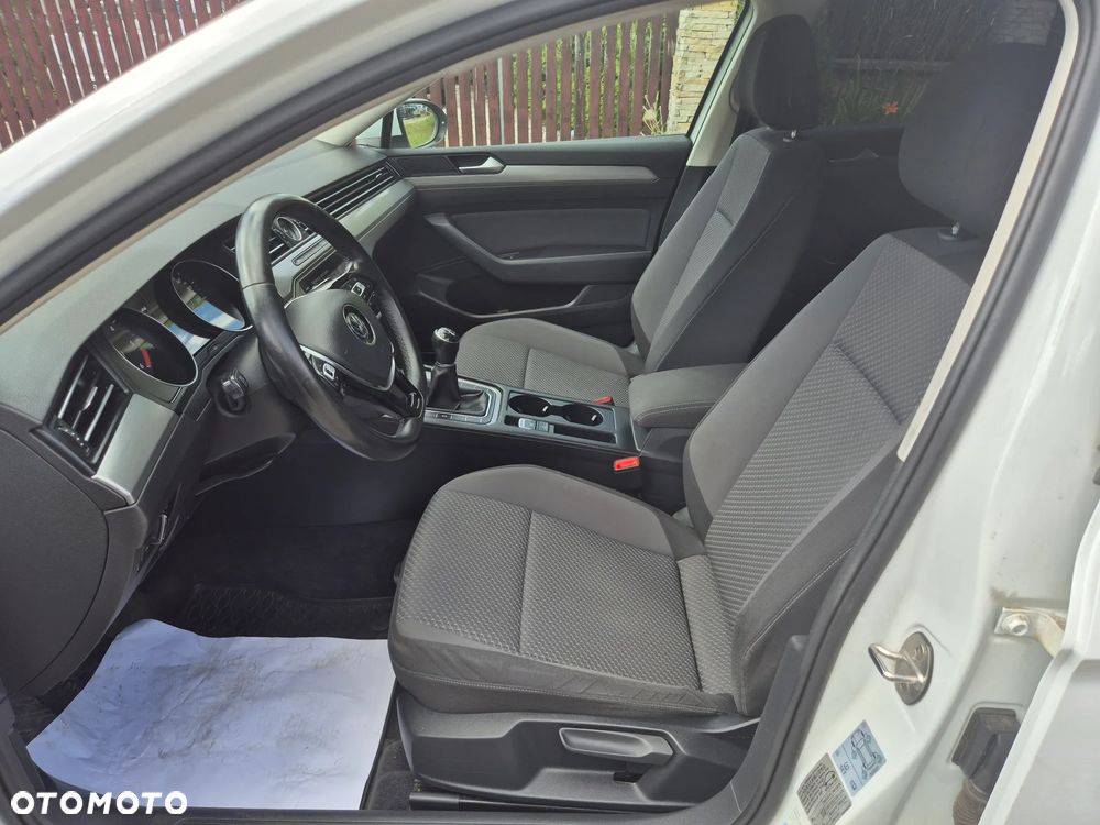 Volkswagen Passat 2.0 TDI SCR Highline - 5