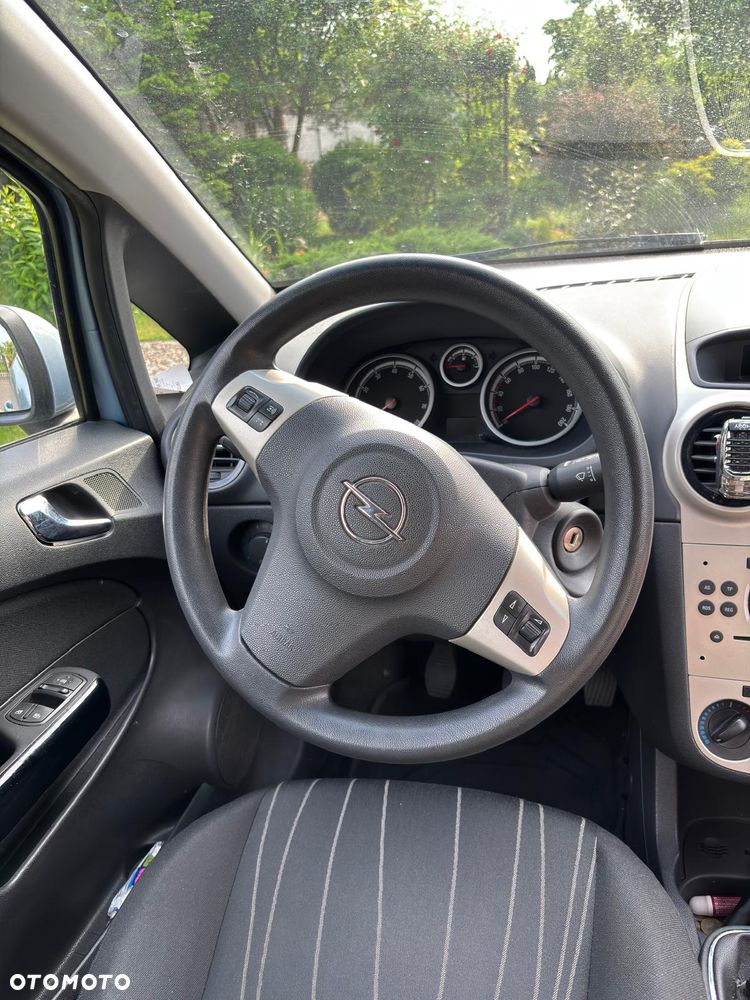 Opel Corsa 1.2 16V Essentia - 6
