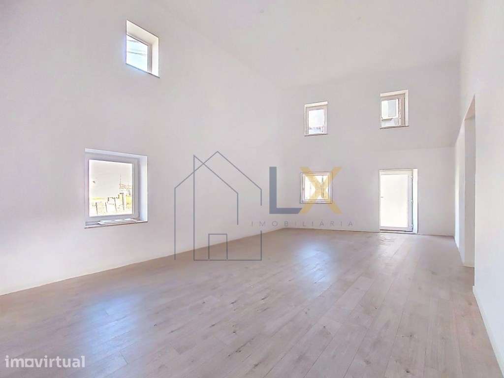 Moradia T2 totalmente remodelada em Mamarrosa com espaço externo. - Grande imagem: 2/11