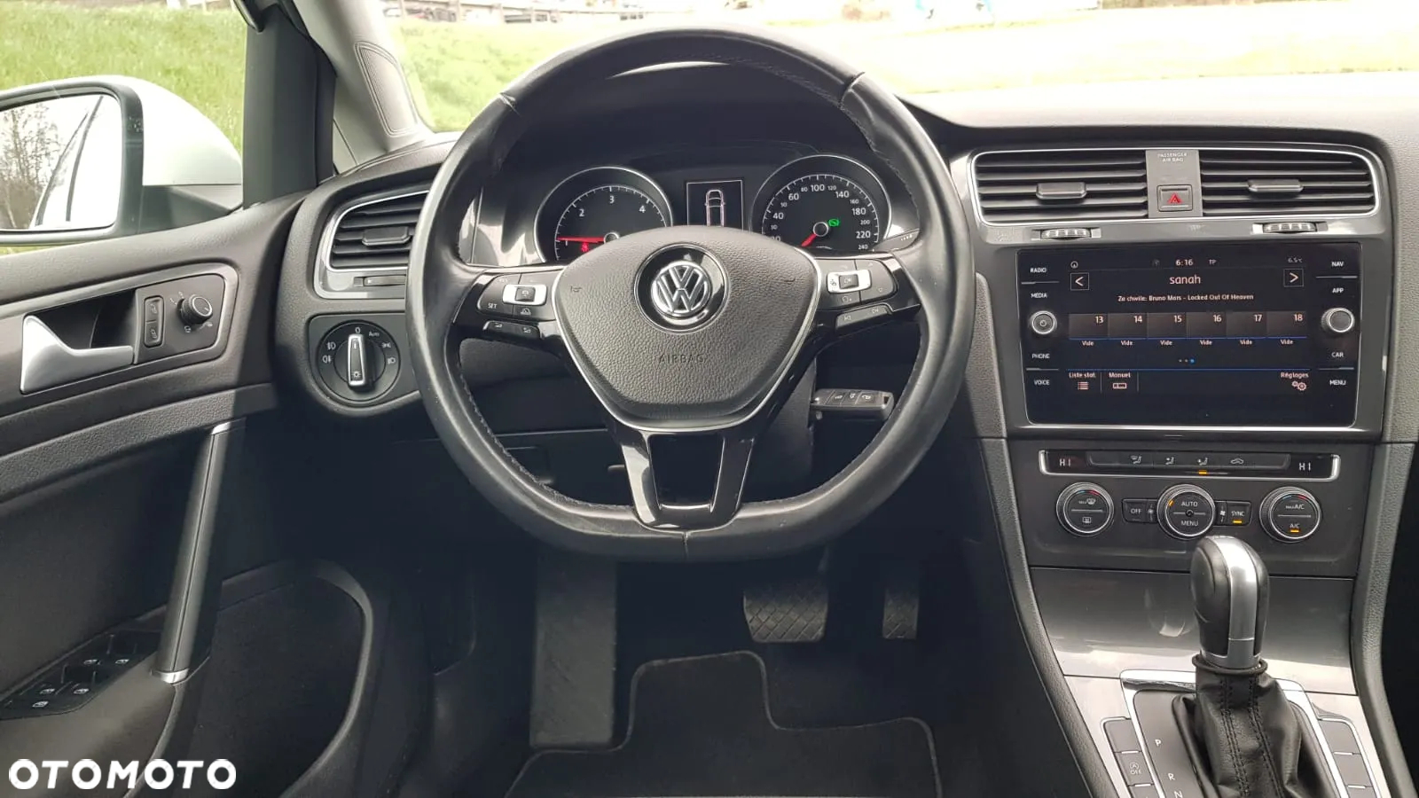 Volkswagen Golf - 14