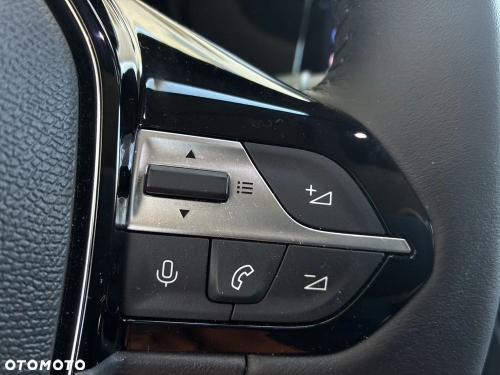 Peugeot 308 1.2 PureTech Active Pack S&S EAT8 - 18