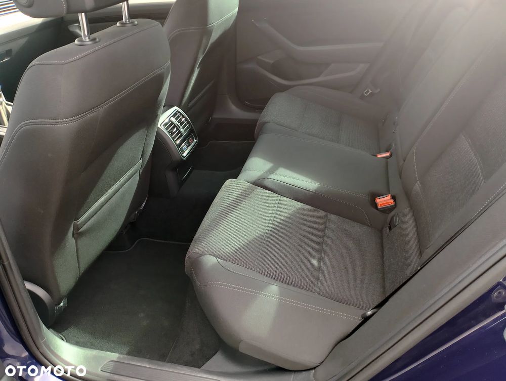 Volkswagen Passat 1.5 TSI EVO Business - 37