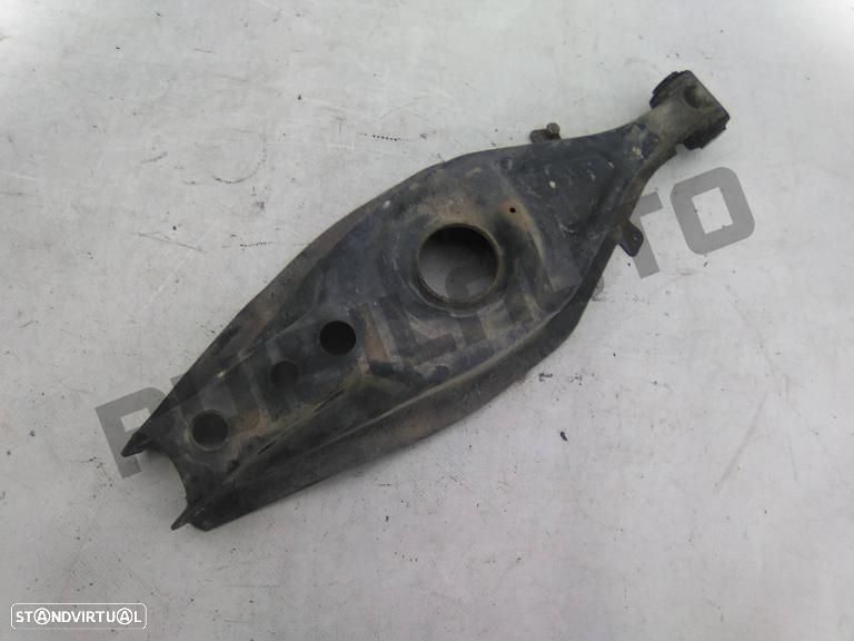 Triângulo Suspensão Trás Esquerdo  Mercedes W201 (190) [1982_19 - 2