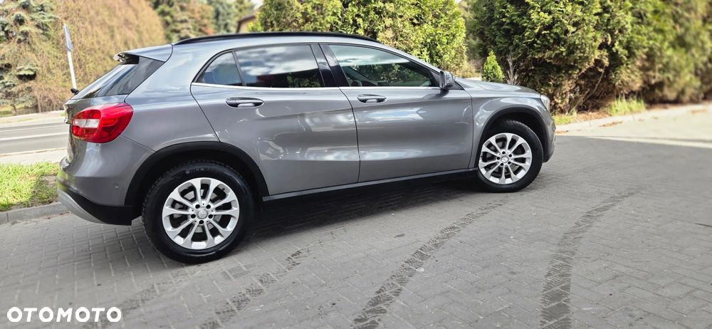 Mercedes-Benz GLA - 7