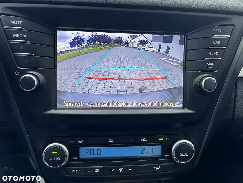 Toyota Avensis - 6