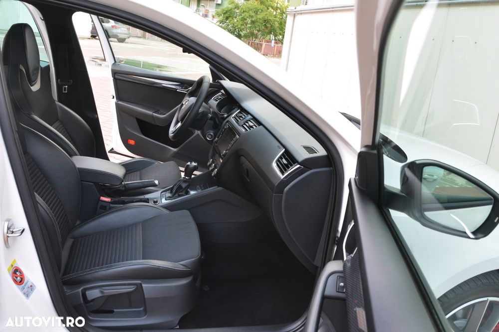 Skoda Octavia 2.0 TDI (Green tec) DSG RS - 11