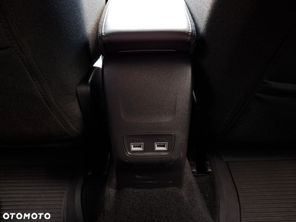 Peugeot 2008 50kWh Allure - 18