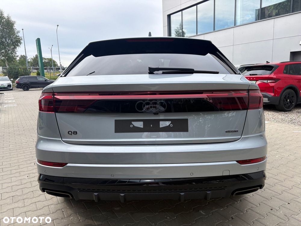 Audi Q8 - 9