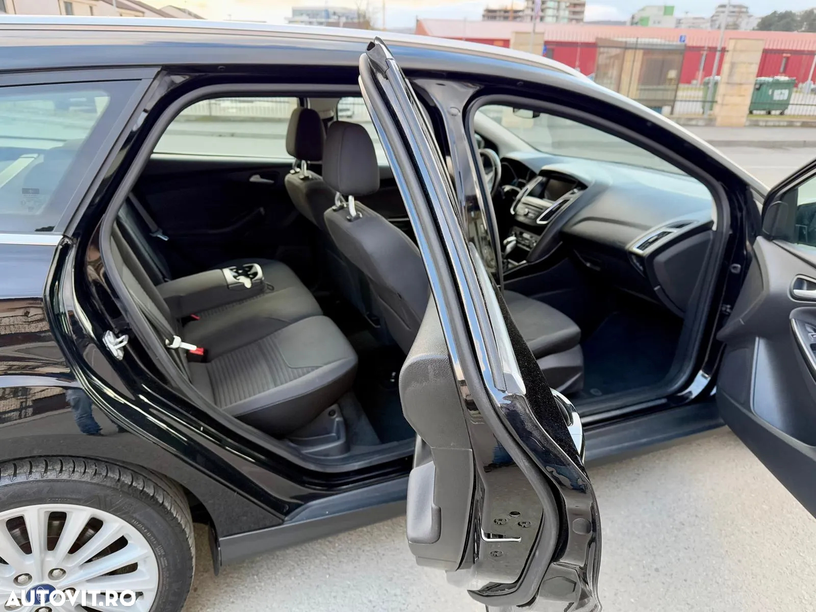 Ford Focus 1.5 EcoBlue Start-Stopp-System Aut. TITANIUM - 14