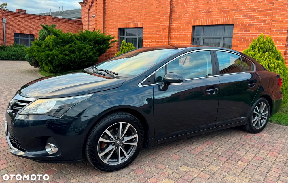 Toyota Avensis 1.6 Premium - 31