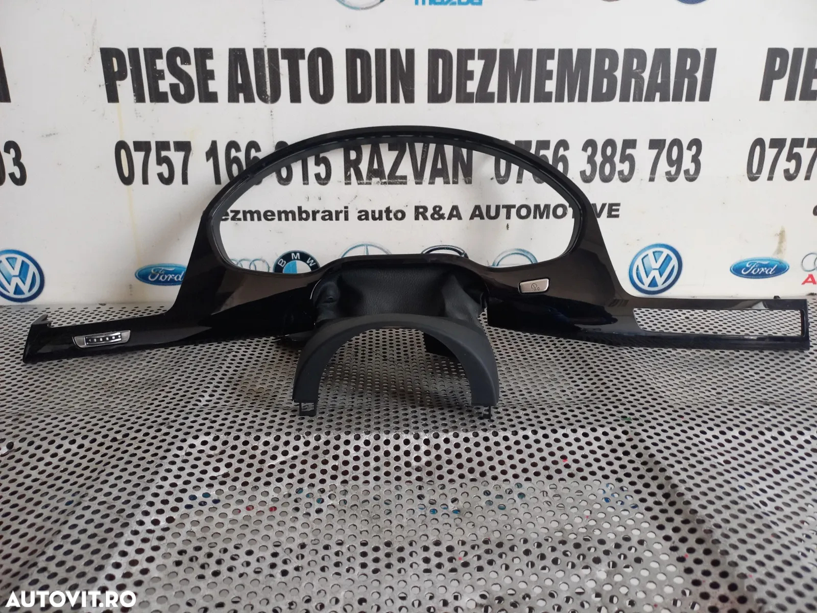 Ornament Rama Ceasuri Bord Negru Lucios Audi A8 4H D4 An 2010-2011-2012-2013-2014-2015-2016-2017 Vo - 4