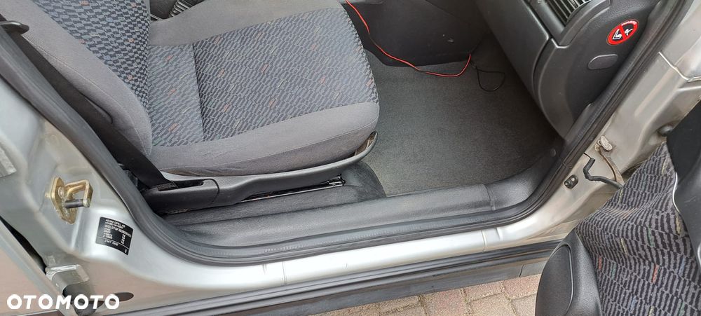 Opel Astra 1.6 - 13