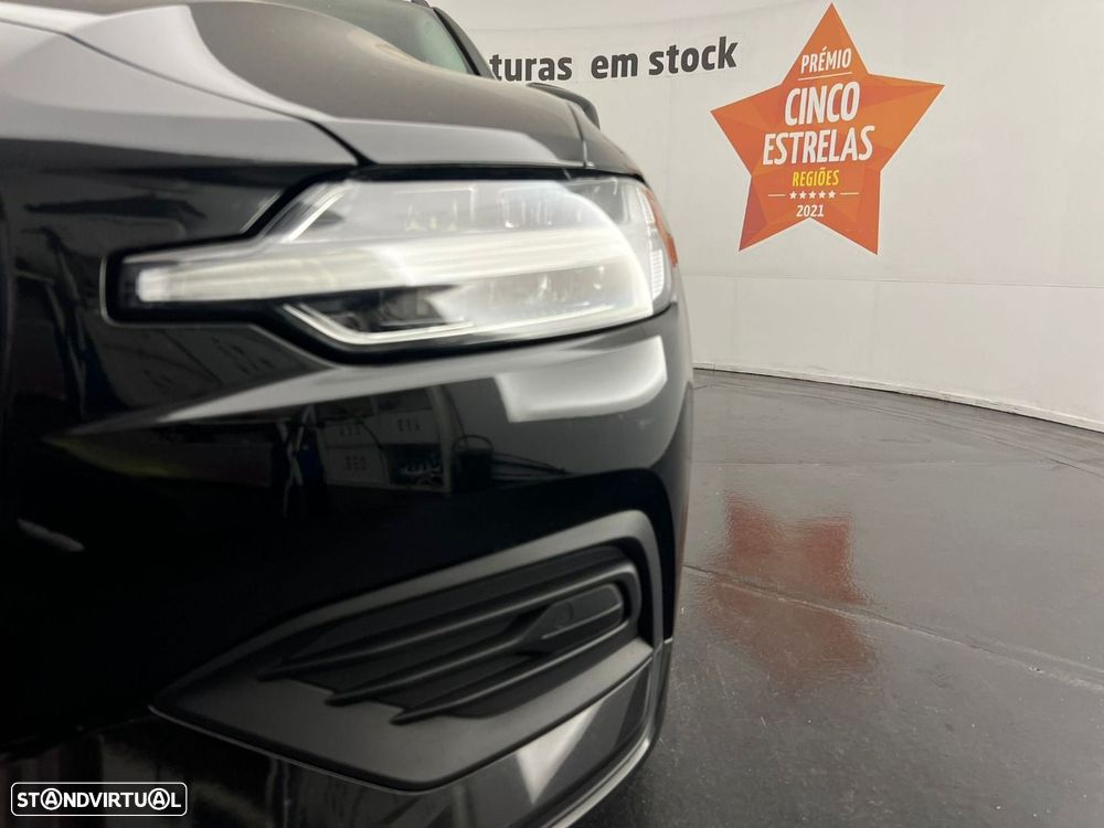 Volvo V60 2.0 B4 Momentum Core Geartronic - 29