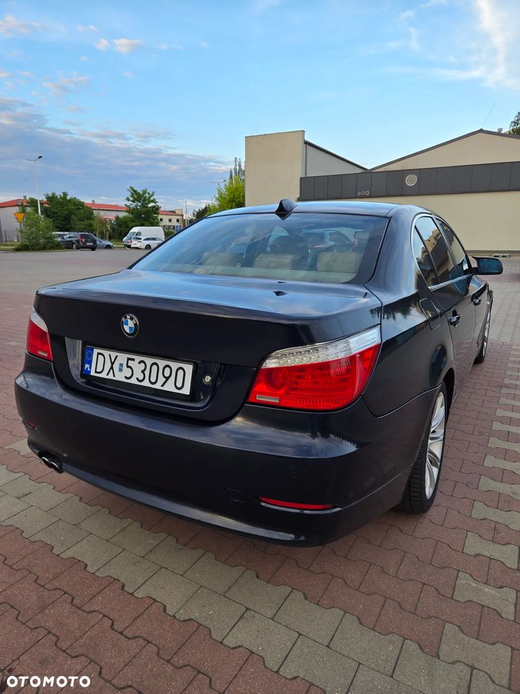 BMW Seria 5 525d - 29