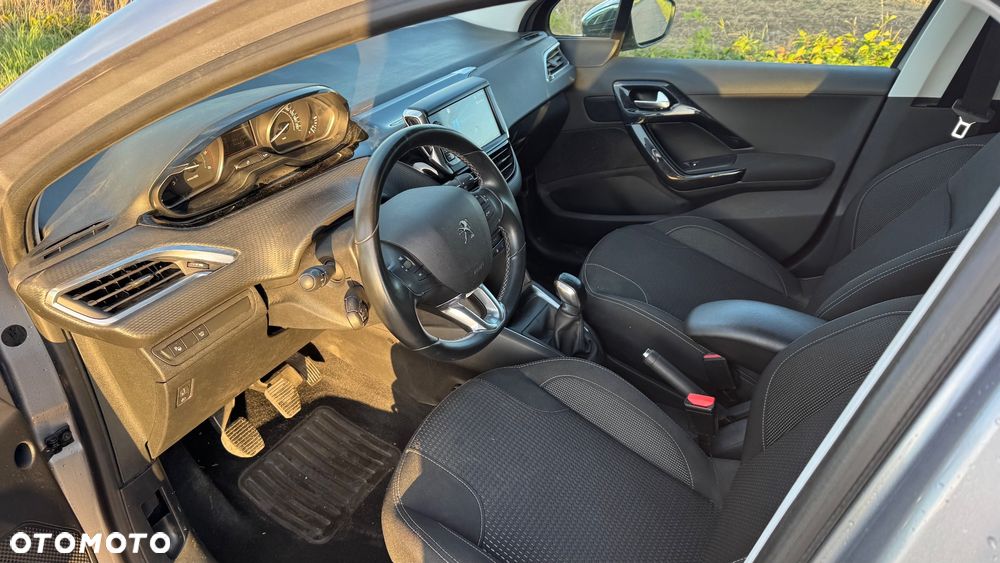 Peugeot 208 1.5 BlueHDi Allure Pack S&S - 15