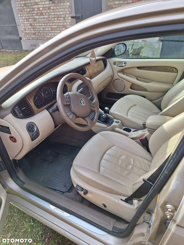 Jaguar X-Type 2.0 - 6