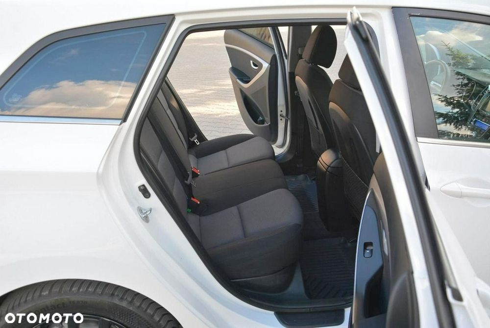 Hyundai i30 1.6 GDI Premium - 14