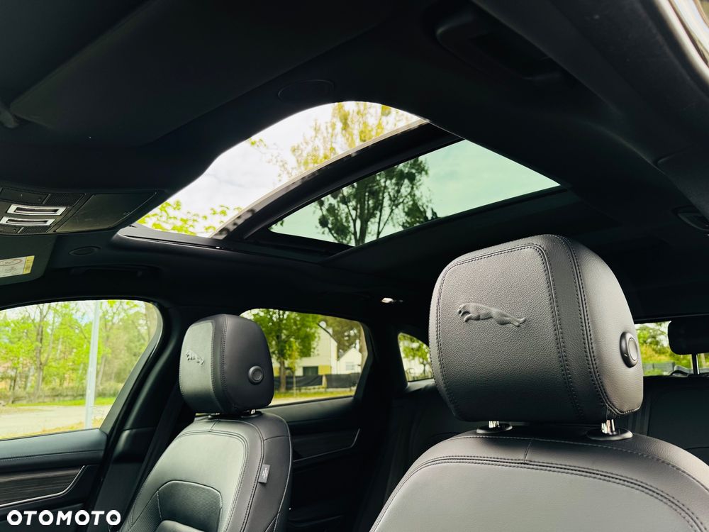 Jaguar F-Pace D200 AWD R-Dynamic HSE - 33