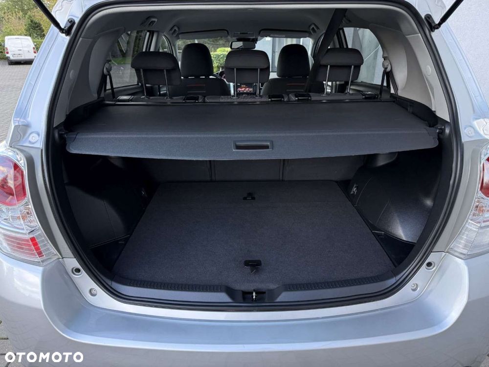 Toyota Verso - 36