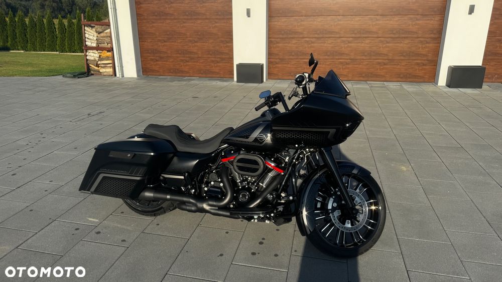 Harley-Davidson Touring Road Glide - 2