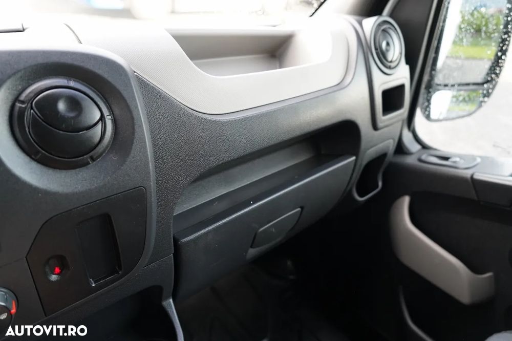 Renault MASTER / BASCULATOR SPATE / 3 LOCURI / DOUĂ TRANSMISII / MANUALĂ / IMPORTATĂ / - 33