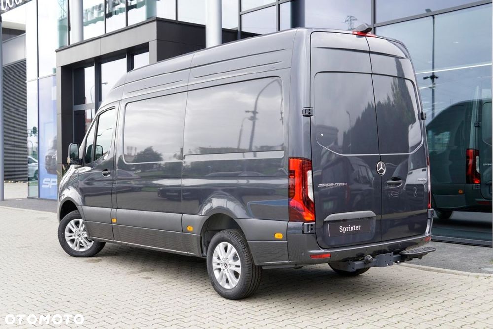 Mercedes-Benz Sprinter - 5