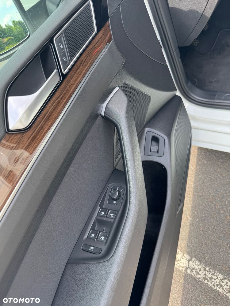 Volkswagen Passat 2.0 TDI SCR Comfortline - 12