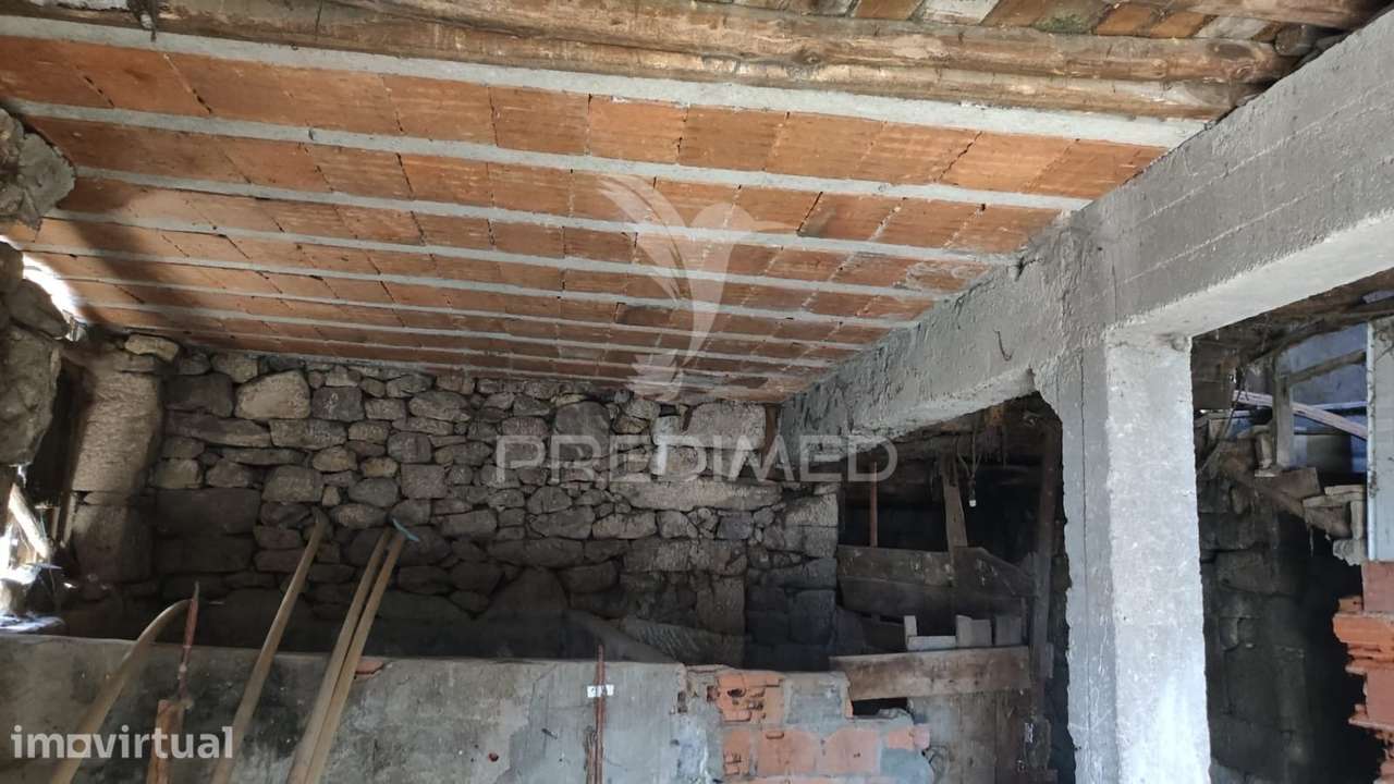 RUÍNA EM PEDRA | 2 FRENTES | CHAVES, CENTRO DE VILARELHO DA RAIA |... - Grande imagem: 4/11
