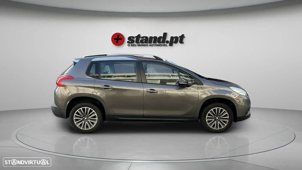 Peugeot 2008 1.2 PureTech Allure - 4