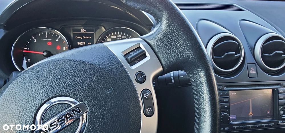 Nissan Qashqai 1.6 dCi 4 x 4 DPF tekna - 32