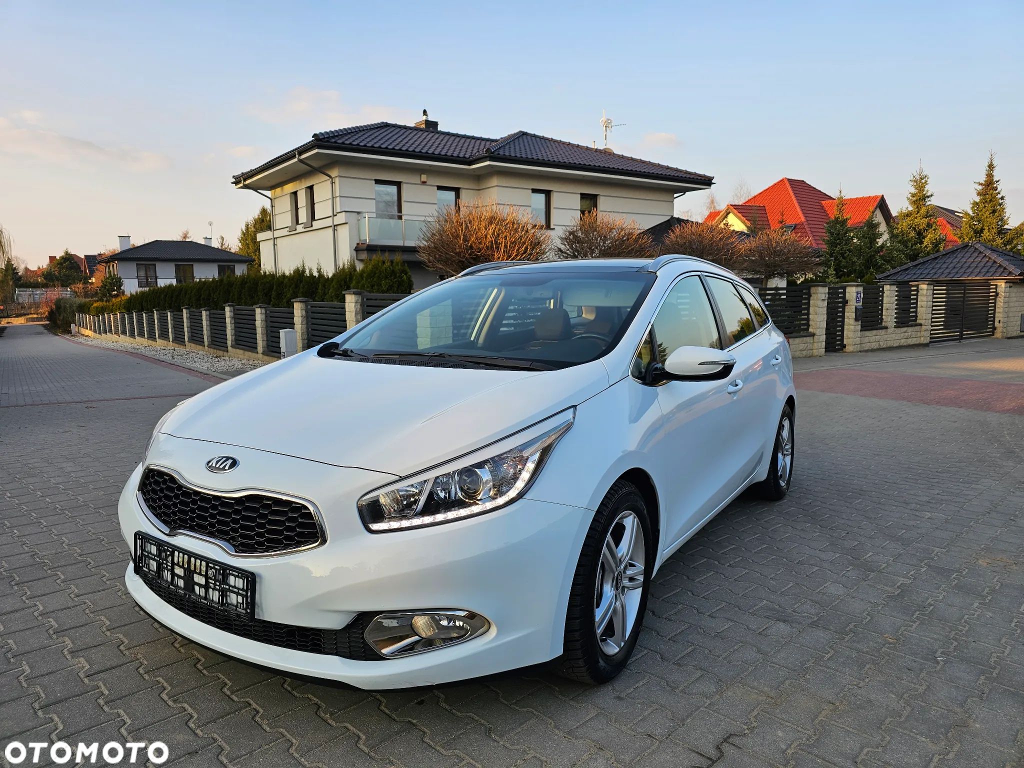 Kia Ceed 1.6 GDI Fifa World Cup Edition - 1