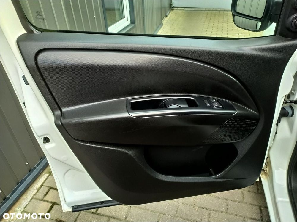 Opel Combo - 16
