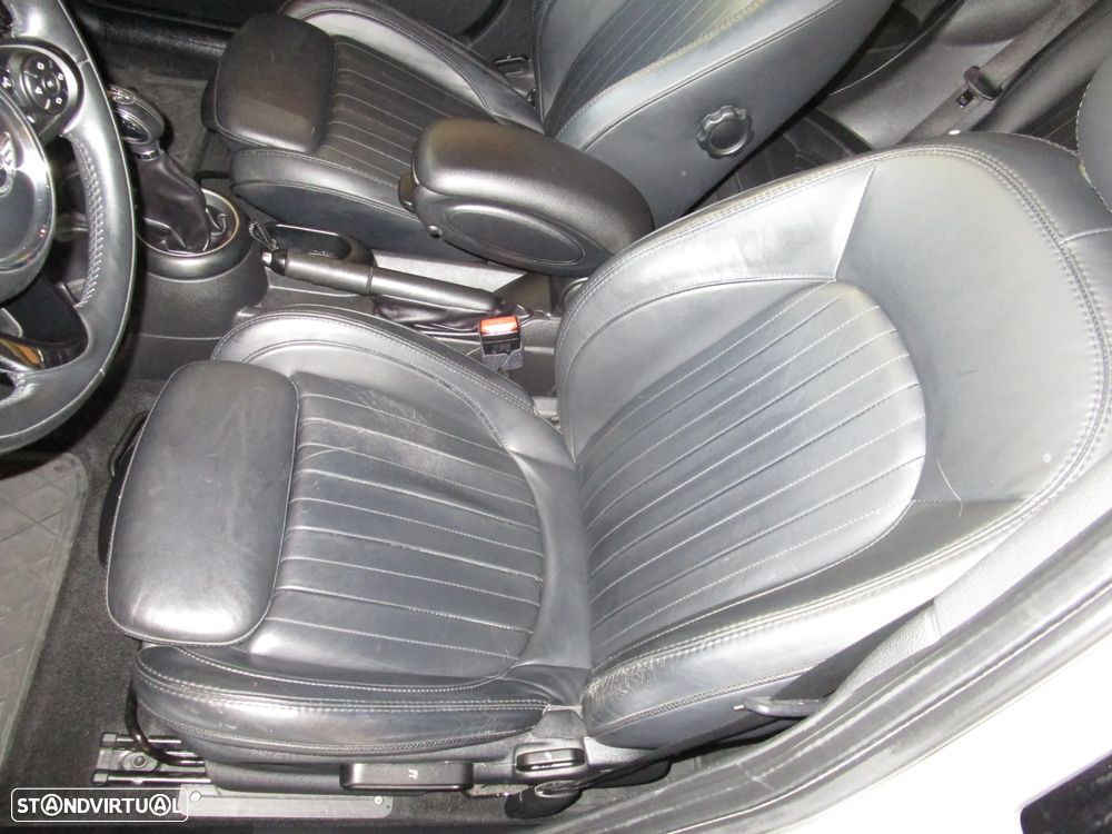 MINI 5 Portas Cooper SD Sport Aut. Seven - 26