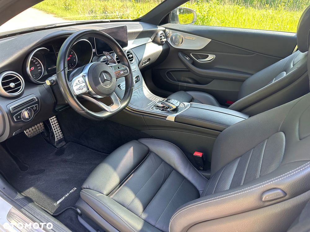 Mercedes-Benz Klasa C 300 9G-TRONIC - 22