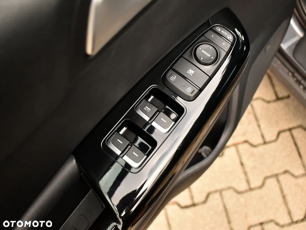 Kia Sportage 2,0 CRDI AWD Platinum - 18