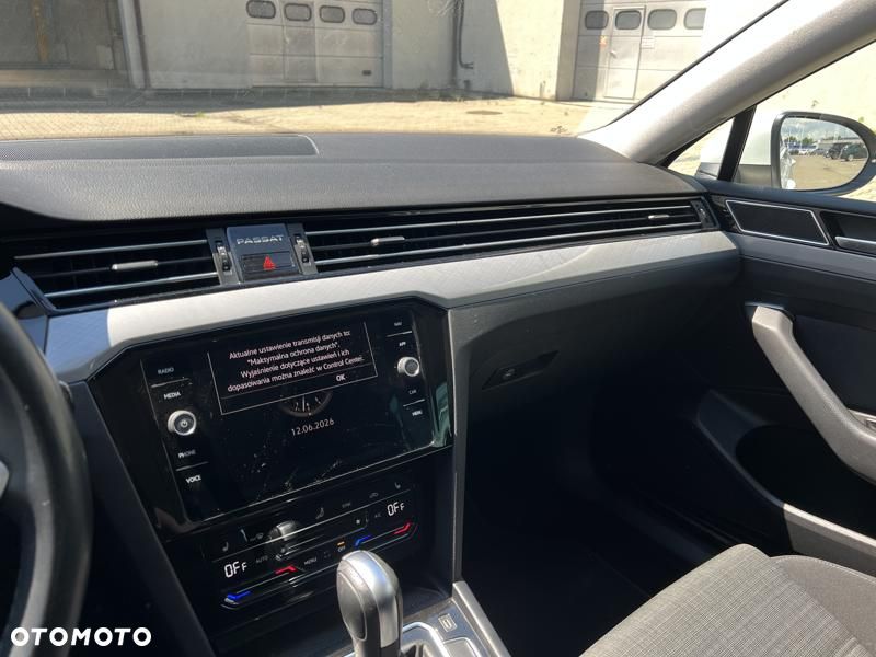 Volkswagen Passat Variant 2.0 TDI EVO Business DSG - 8