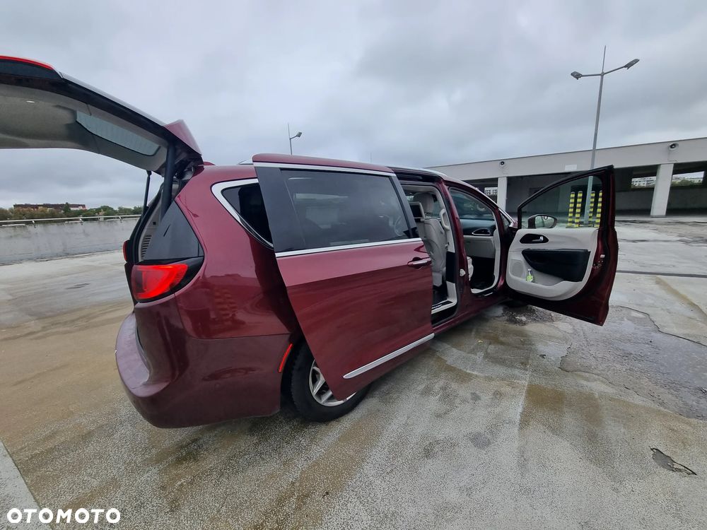Chrysler Pacifica - 19
