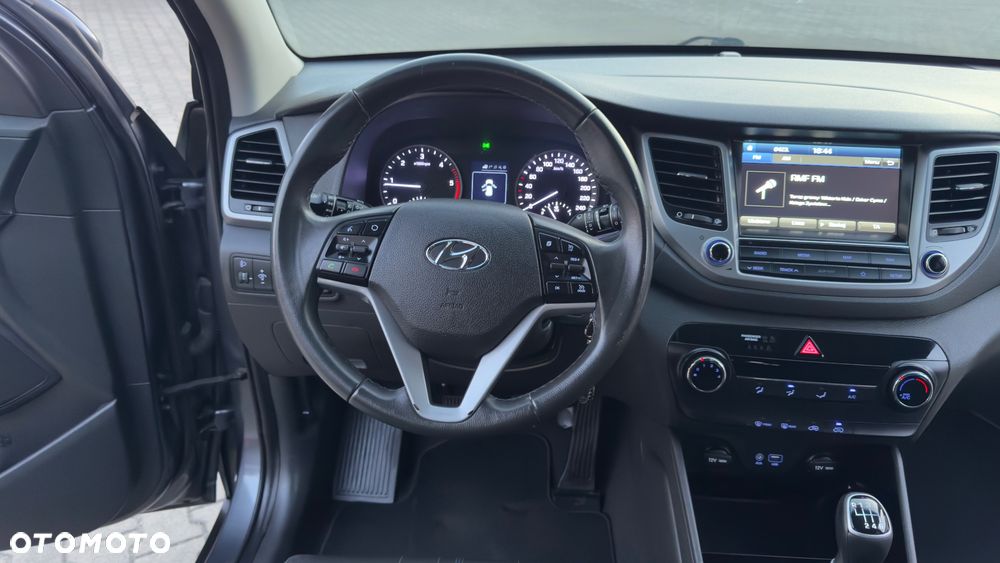 Hyundai Tucson 1.7 CRDI BlueDrive Comfort 2WD - 27