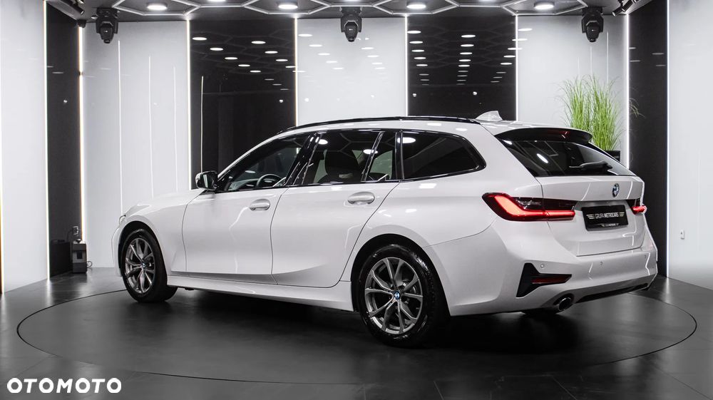 BMW Seria 3 318d Sport Line - 5