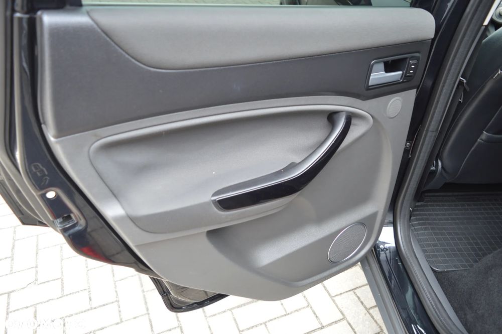 Ford Kuga 2.0 TDCi Titanium FWD - 18