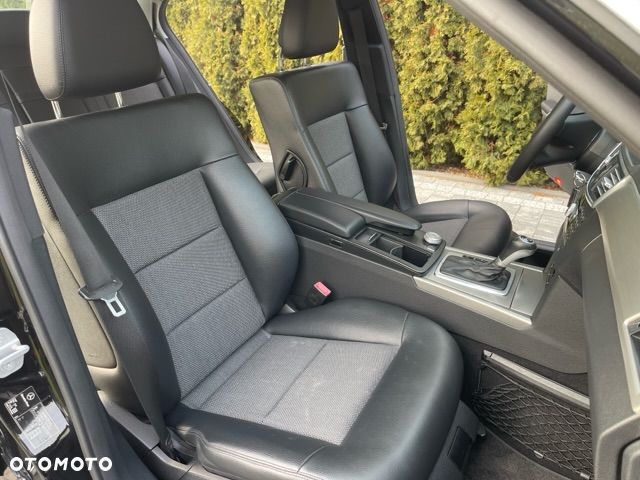 Mercedes-Benz Klasa E 250 CDI DPF BlueEFFICIENCY Automatik - 24