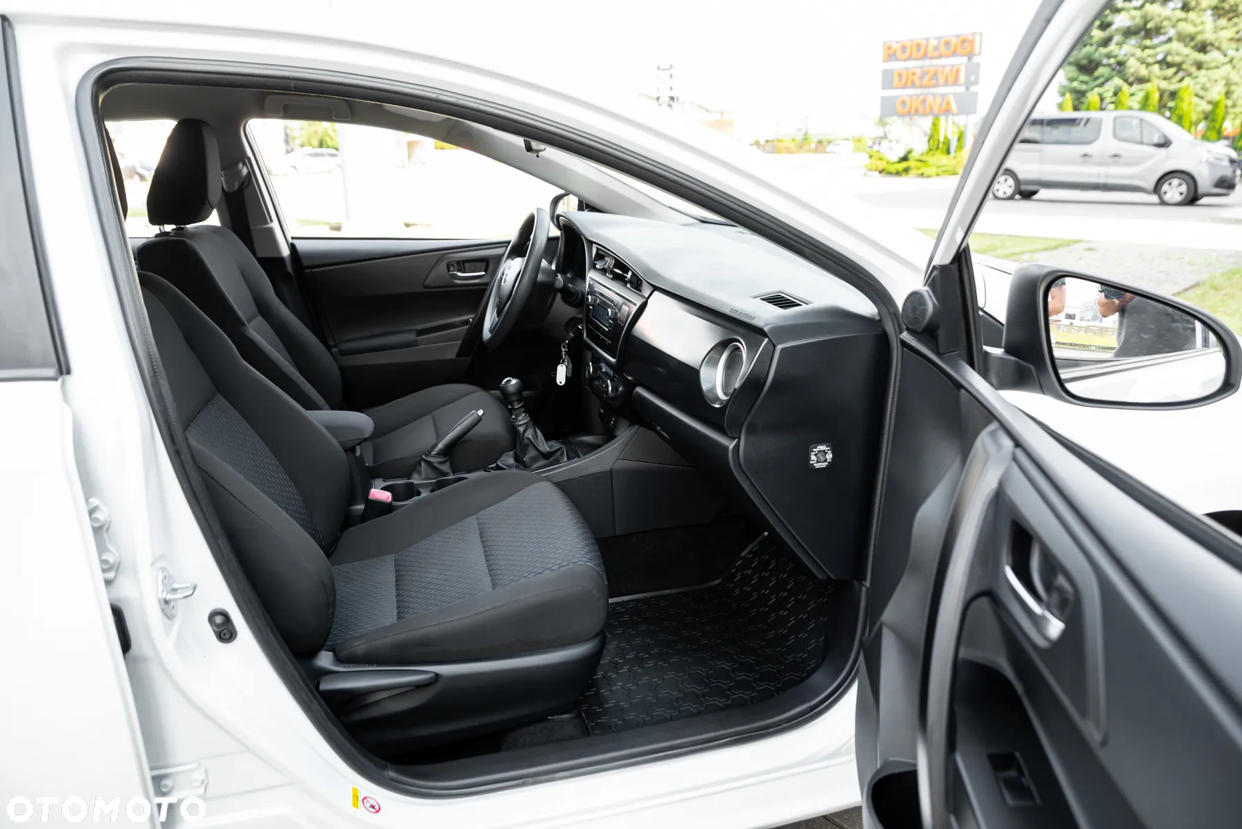 Toyota Auris 1.33 Dual-VVT-i Comfort - 22