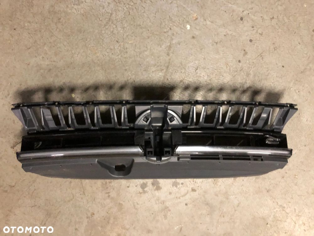 Grill atrapa LED VW PASSAT B9 3J R LINE - 2